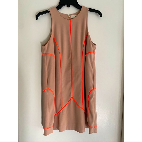 C/MEO COLLECTIVE Flowy w/ Neon Orange Art Deco Piping MIDI Dress w/ pockets - Picture 3 of 7